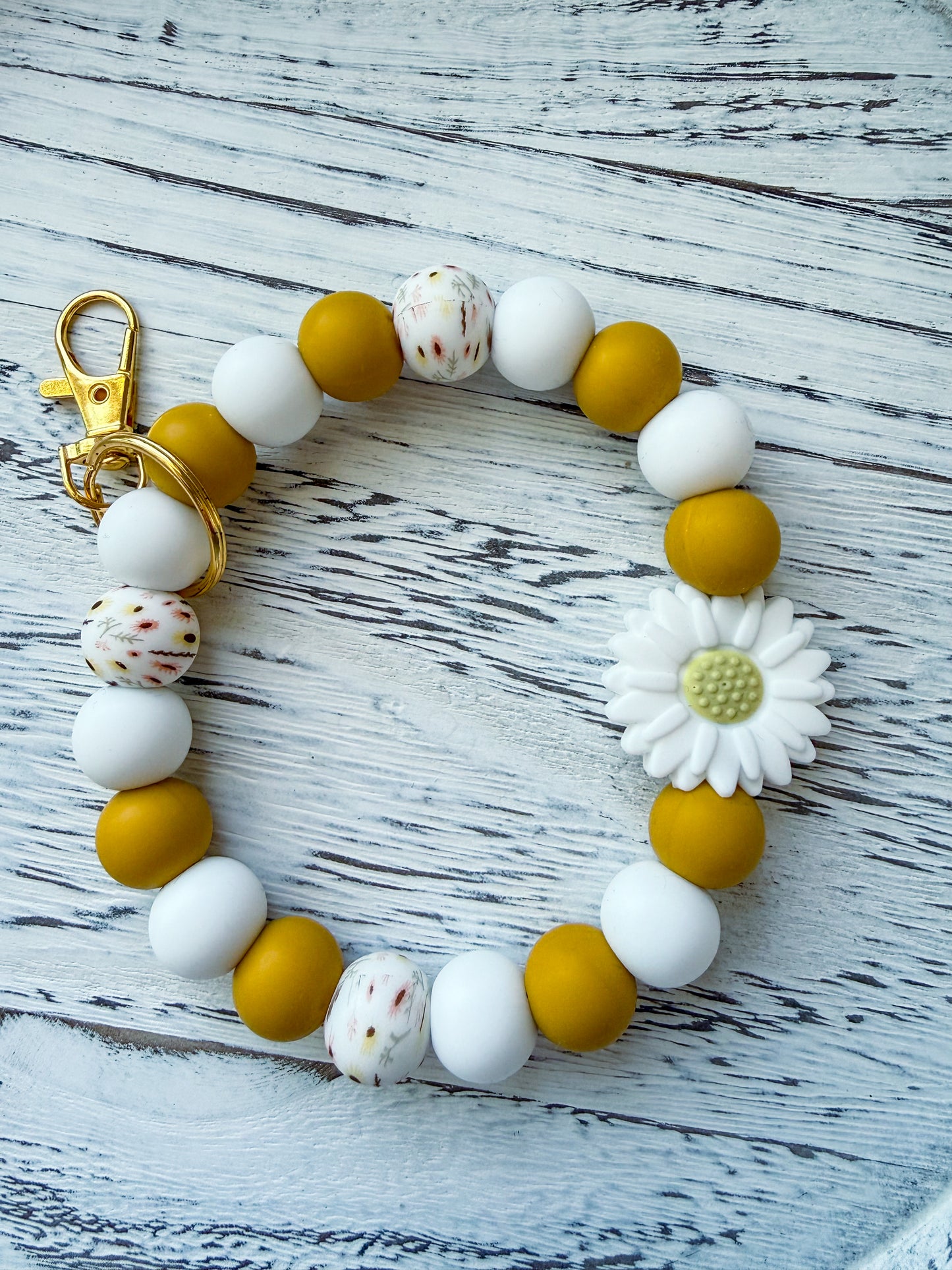 Daisy Daydream Wristlet (Silicone Beaded Keychain Bracelet)