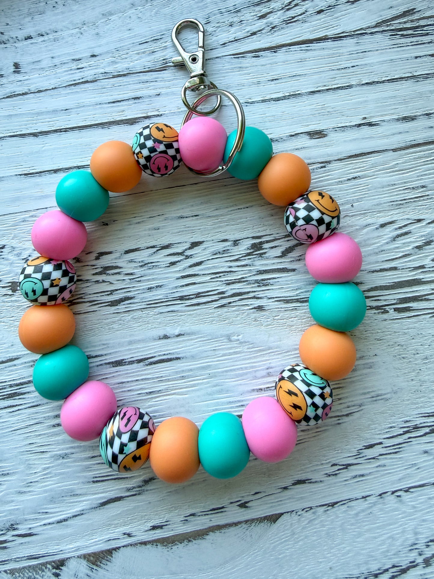 Checkered Wristlet (Silicone Beaded Keychain Bracelet)